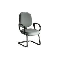 Cadeira executiva com assento e encosto em espuma injetada de alta resistência totalmente revestida, base fixa modelo S contínua em tubo de aço com tratamento anti ferrugem e pintura pó epóxi.